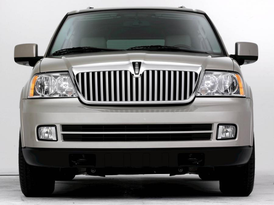  Lincoln Navigator 2002 года  (фото 12 из 16)